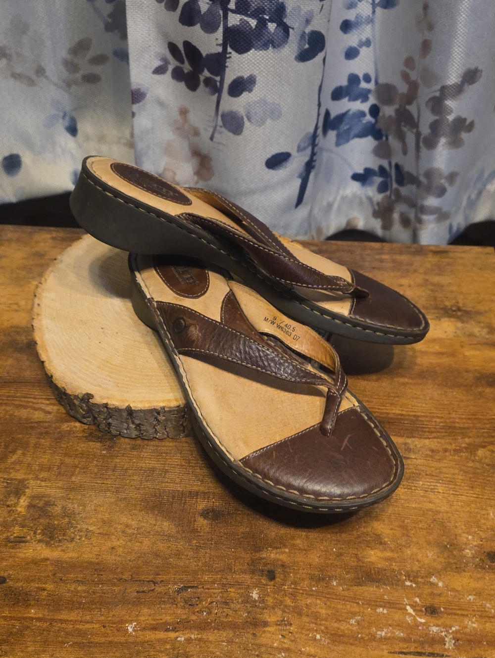 Born Leather Song Sandals Size 9